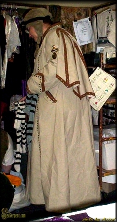 Azizacaptures a dude in cape