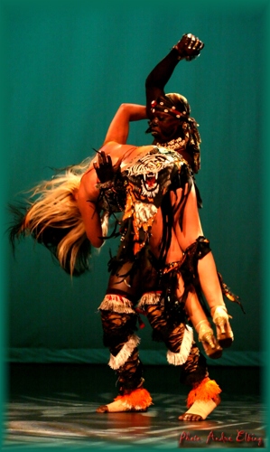 Asmahan performs with the Black Lion!